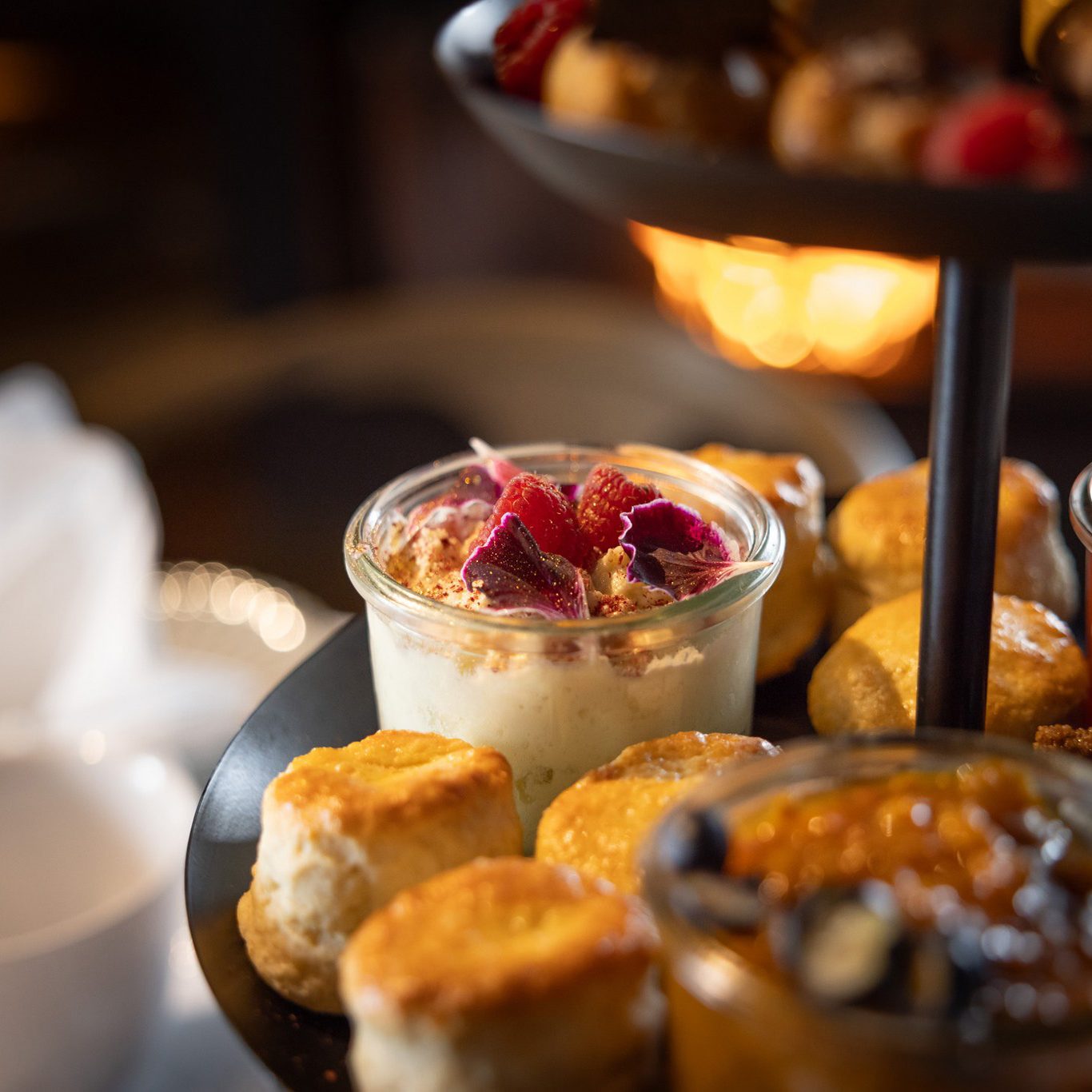 Tule nauttimaan Rakkaan iltapäiväteestä sunnuntaisin lokakuussa. | Rakas Ravintola, Rovaniemi