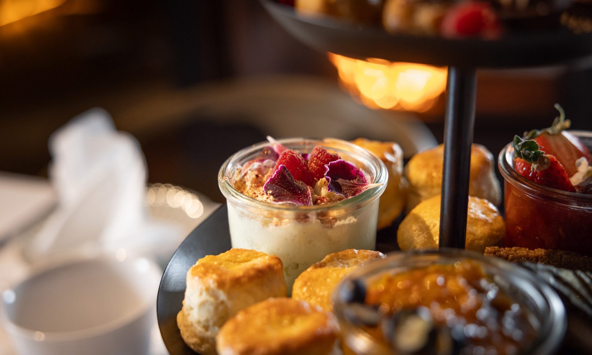 Tule nauttimaan Rakkaan iltapäiväteestä sunnuntaisin lokakuussa. | Rakas Ravintola, Rovaniemi
